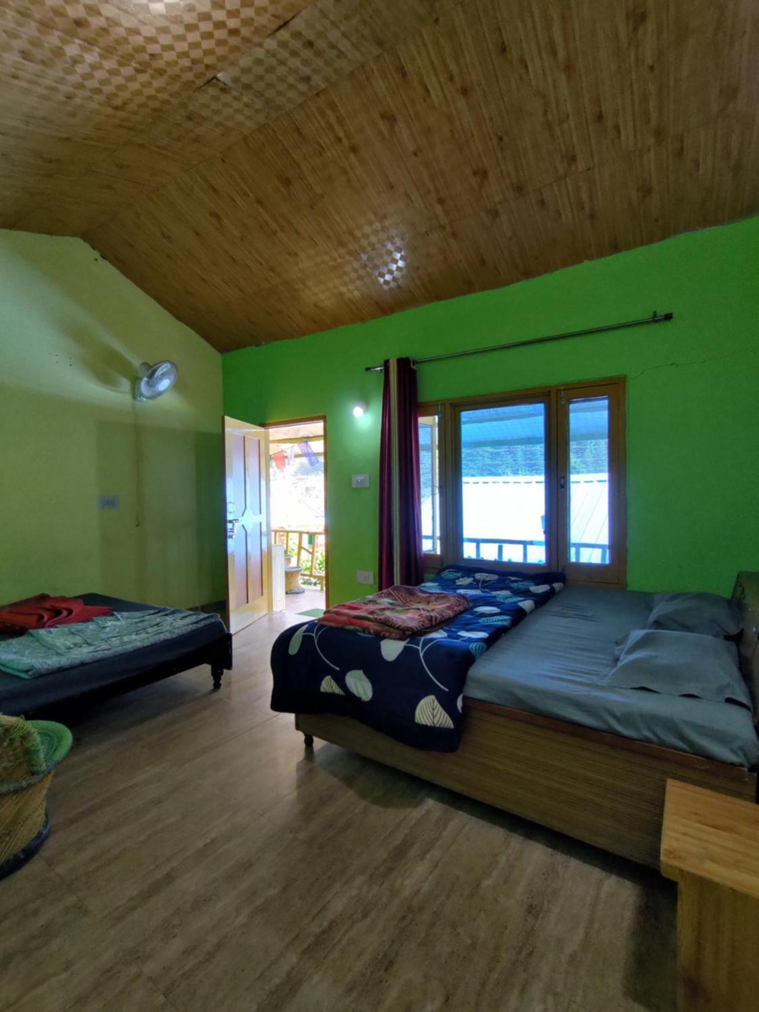 Lee Garden Himalayan Wooden Cottages Kasol Buitenkant foto